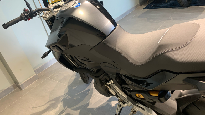 BMW F900 R (25MY)